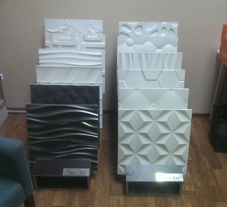 Напольные экспозиторы с нашей продукцией в одной из студий дизайна г. Москвы