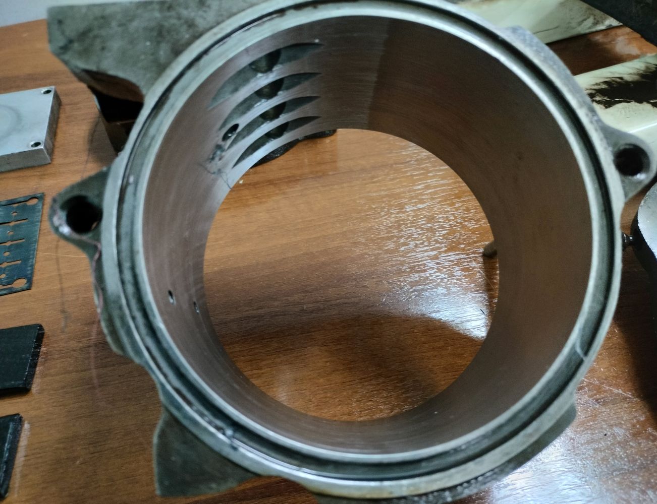 Цилиндр второй ступени насоса вакуумного  НВР-16Д. НПП Вакуумная техника - ремонт вакуумного насоса НВР-16Д.