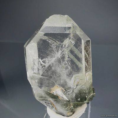 Горный хрусталь с включениями хлорита. Северная Осетия. 40*25*20мм