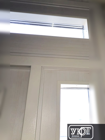 №37. входная дверь с фрамугами.