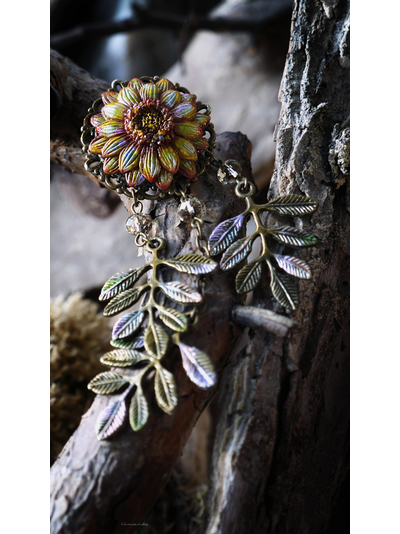 "Колдовской Семицвет", брошь-орден в стиле бохо с подвесками