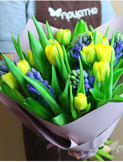 Букет цветов на 8 марта № 714