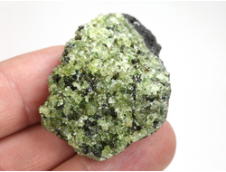 Хризолит (Перидот, Оливин), кристаллы на породе, США (43*27*24 мм, 33 г) №38093