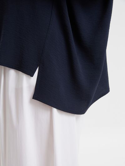 Топ синий с круговым вырезом