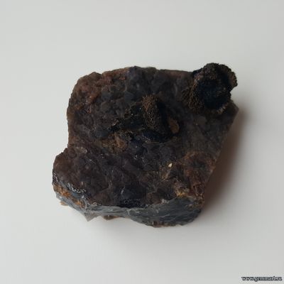 Гетит на кварце. 73*59*26 мм