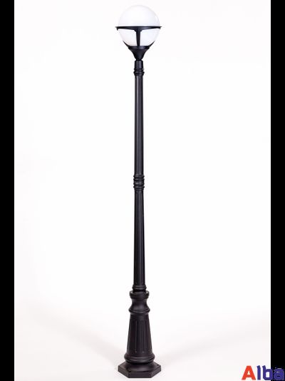 парковый светильник на столбе