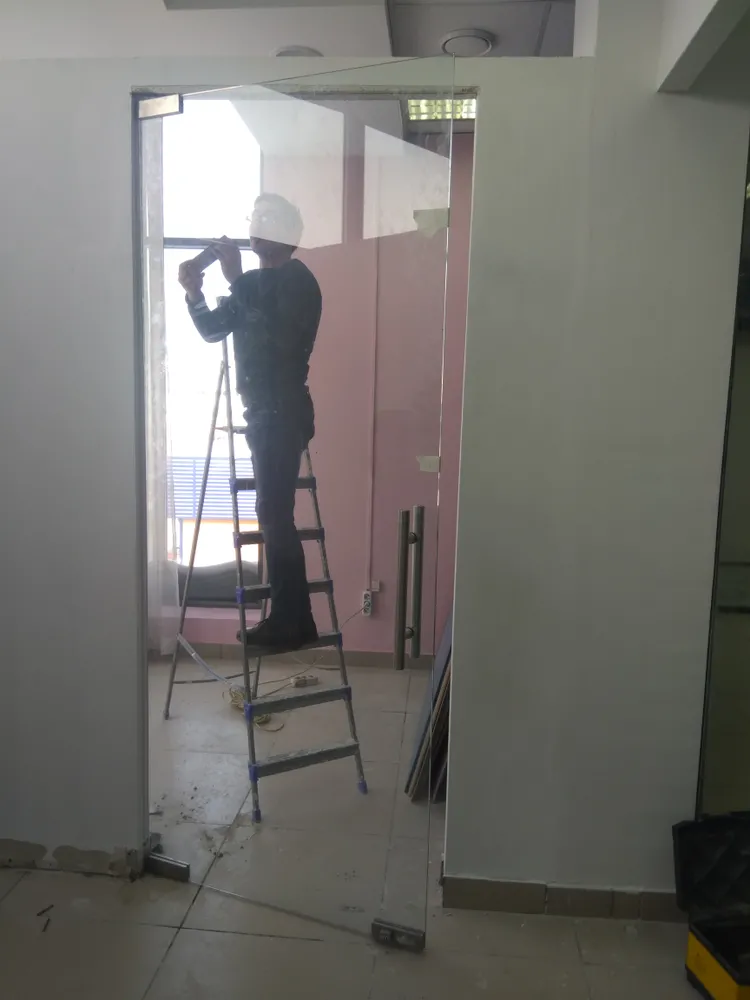 Установка стеклянных дверей, Ижевск, ту Орион