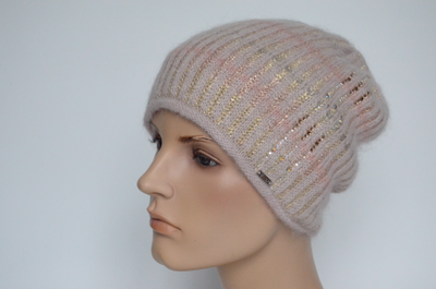 rozovaya-zhenskaya-shapka-so-strazami-vizio-italiya-8007-cy