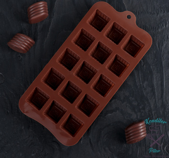 Форма для льда и шоколада «Шоколадные конфеты», 21,5×10×1,5 см, 15 ячеек, цвет МИКС