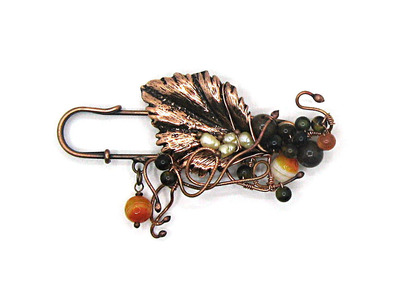 "Весна". Брошь-булавка Wire Wrap с жемчугом и натуральными камнями