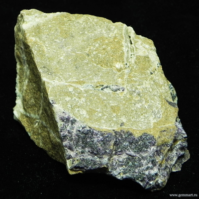 Флюорит (ратовкит) на буром кварците с кварцем