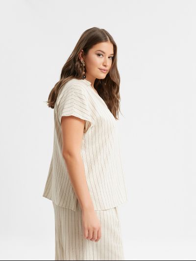 Топ молочного цвета в полоску