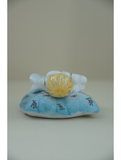 Ангел на подушке