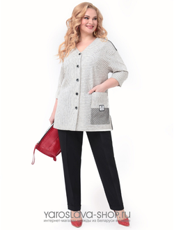 Модель: 1039. Брючный комплект: серая блуза в полоску, черные брюки.