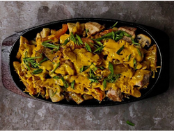 СКОВОРОДКА СО СВИНИНОЙ И ОВОЩАМИ