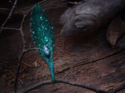 "Наблюдающий лист", необычная брошь в стиле фэнтези