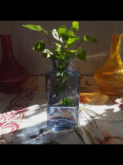 Вазочка синяя, высота 14 см