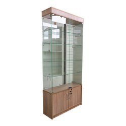 Витрина с дверями из стекла и каркасом из ЛДСП для магазина