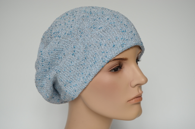 beliy-beret-vesna-osen-s-golubym-lyureksom-vizio-italiya-7078