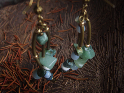 Благотворительность. Серьги с камнями "Сказки на концах хвойных иголочек"