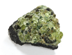 Хризолит (Перидот, Оливин), кристаллы на породе, США (24*23*18 мм, 12 г) №38085