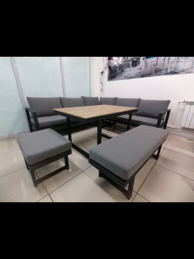 Лаунж-зона TOPA c обеденным столом