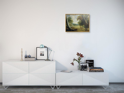 Картина на стене, в обстановке