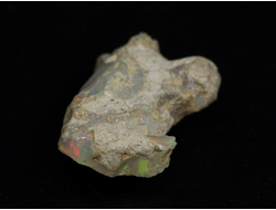 Опал благородный с яркой иризацией, Эфиопия (24*15*9 мм, 2,1 г) №23473