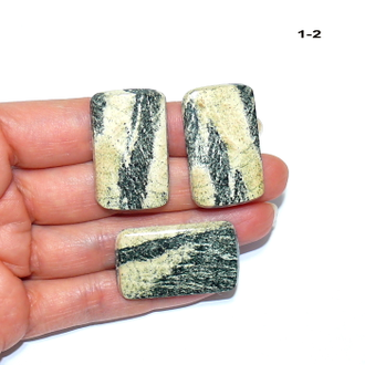 Скарн натуральный (кабошон) №1-2: комплект - 2 шт 33*20*4мм + 34*20*4мм