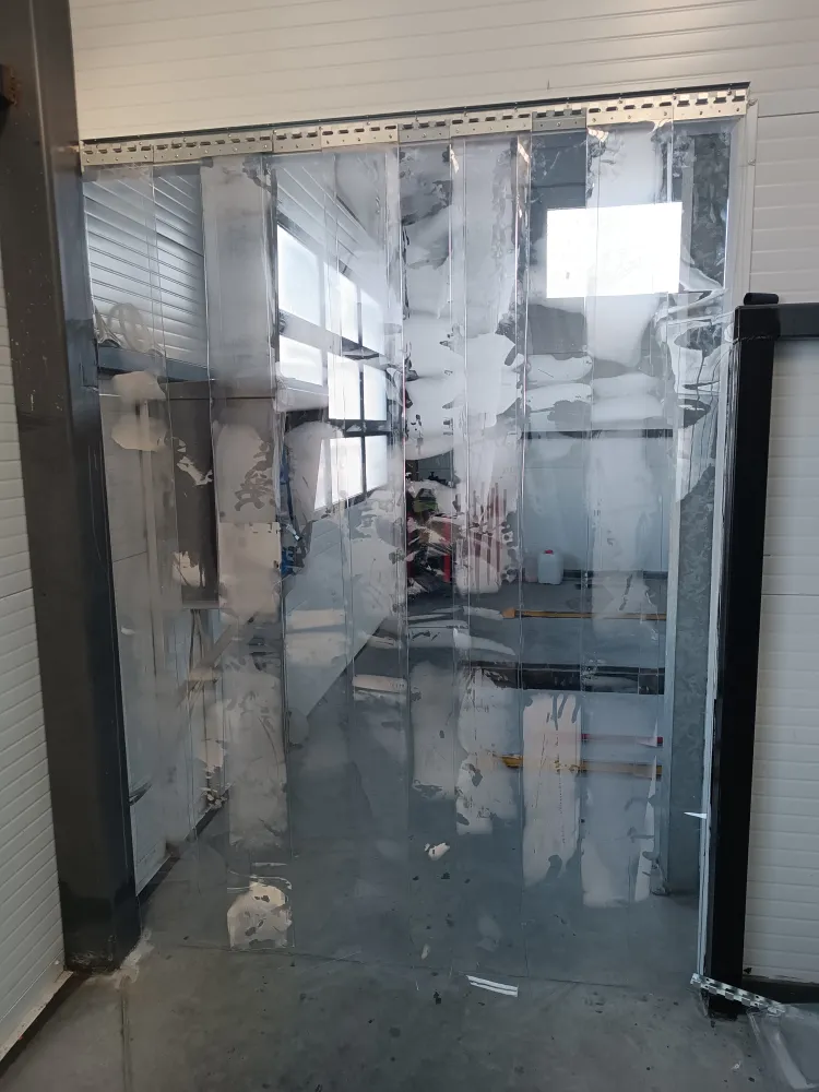 01.12.2025 Установили ПВХ завесу на мойке грузовых автомобилей.   Завеса нужна для поддержания заданного температурного режима. 