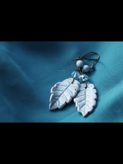 Серьги-листья с хрустальными бусинами "Из сновидений"