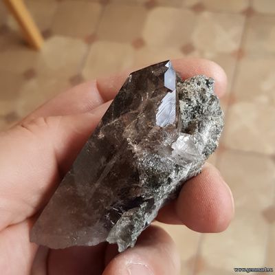 Дымчатый цварц (раухтопаз) с Хлоритом. 75*45*35 (ААА)