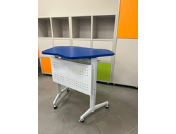 Стол-трапеция на роликах (складная столешница)