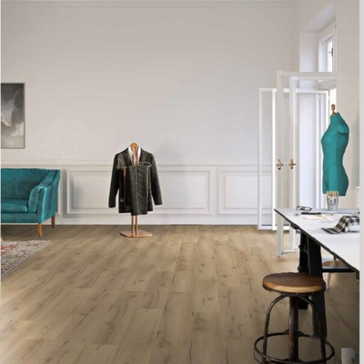 Ламинат Wineo Дуб Рустик Бежевый LA175LV4 в интерьере комнаты