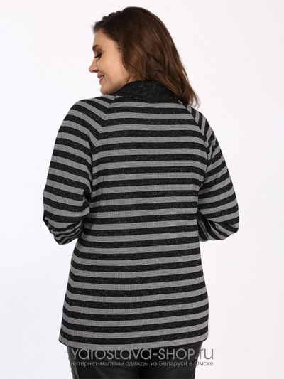 Джемпер с хомутом черного цвета в серую полоску