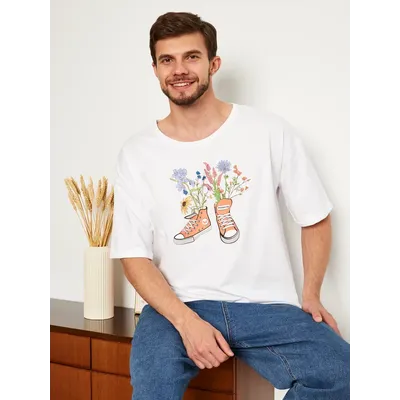 МУЖСКАЯ ФУТБОЛКА БЕЛЫЙ "ЦВЕТОЧНЫЕ КЕДЫ"