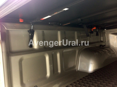 Крышка трехсекционная виниловая, в кузов пикапа 2015 н.в.