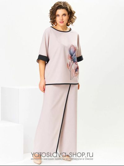Пудровый брючный комплект с принтом "цветок"