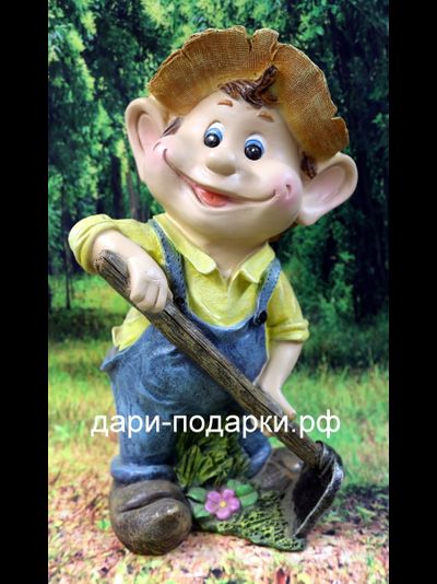 Гном Мальчик с мотыгой 37*19см   1,3кг   полистоун Россия 2169//012709