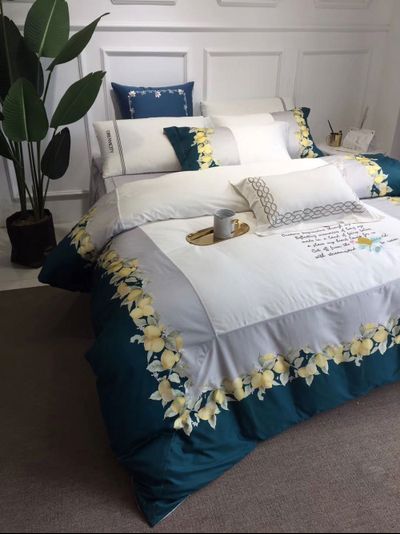 Постельное белье мако-сатин евро 200x220x1 250x270x1 50x70x4 TIS07-880