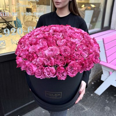 Букет в шляпной коробке XXL с пионовидными розами