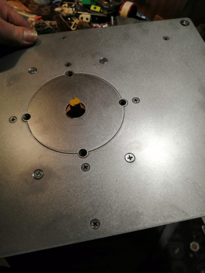 Пластина под ВИХРЬ ФМ-1900 (V1 старая версия) для установки фрезера в стол 350*250 мм.