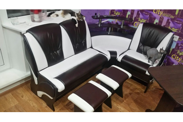 Кухонный уголок КУ-20П венге Ф8гл+Ф11гл, табуреты Т2, стол СТ4 венге