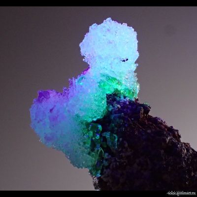 Флюорит, гиалит (разн. опал), гошенит (разн. берилл), турмалин, мусковит 51*49*26мм