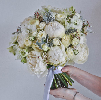 Букет невесты из белых цветов