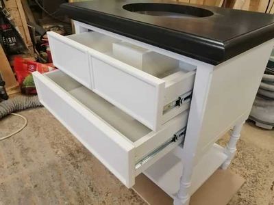 Мебель в ванную (комод + пенал)