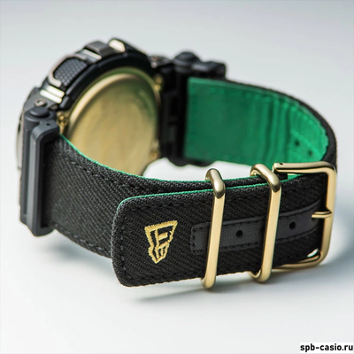 Часы Casio G-Shock GM-110NE-1AER