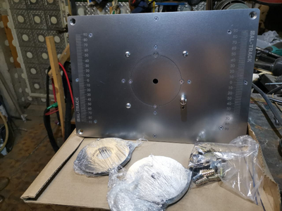 Пластина под CROWN CT11001 для установки фрезера в стол 350*250 ММ. с гравировкой линеек