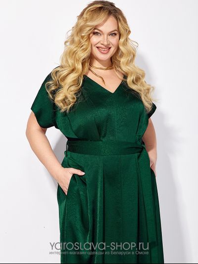 Женское элегантное платье в изумрудном цвете