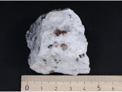 Циркон (кристаллы в породе), Россия, Южный Урал, Вишневые горы (53*37*37 мм, 77 г) №17782